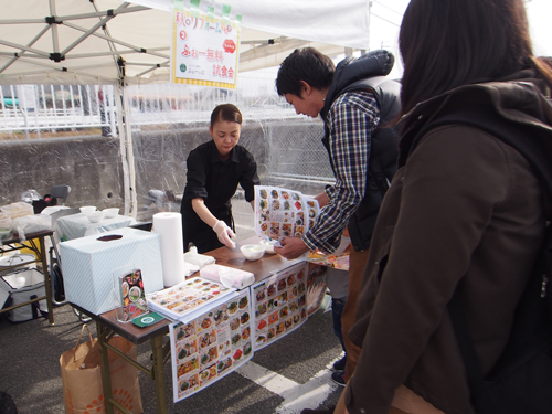 ふぉーの試食会開始！