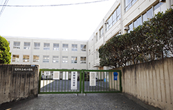 市立旭小学校（徒歩9分）