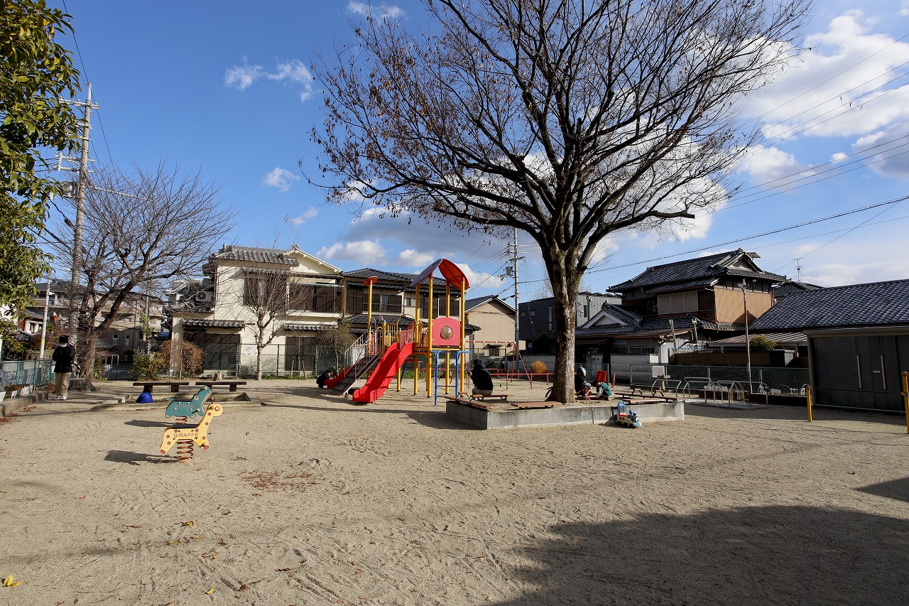 富田町五丁目こすもす公園