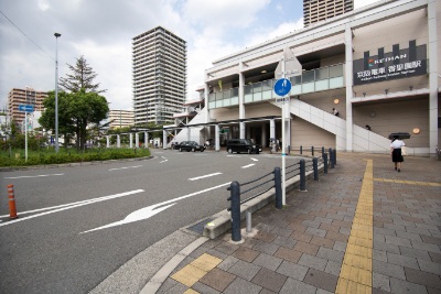 京阪本線「香里園」駅（徒歩12〜13分／自転車4分）