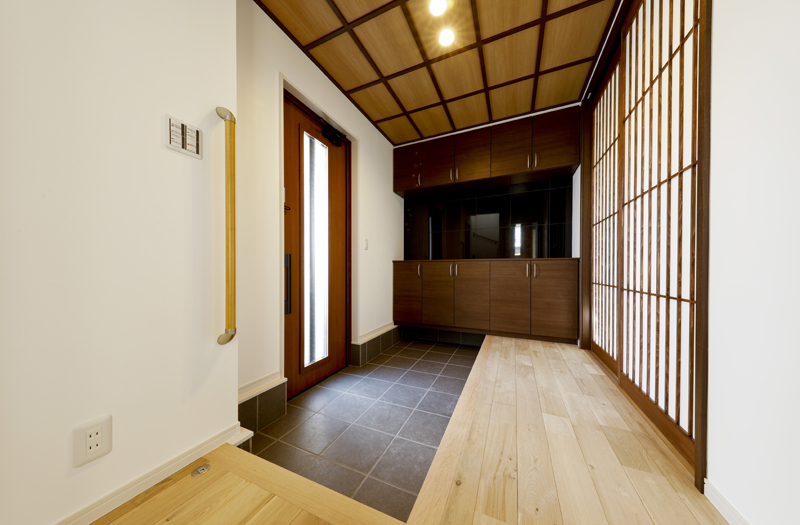 わが家の顔 にこだわる インパクトのある玄関づくり 野村マガジン 株式会社 野村工務店 わが家の顔 にこだわる インパクトのある玄関づくり 野村マガジン 株式会社 野村工務店